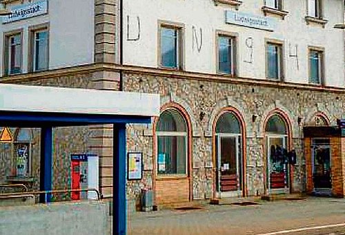 Das Archivbild zeigt den leeren und nicht schön anzuschauenden Bahnhof in Ludwigsstadt.